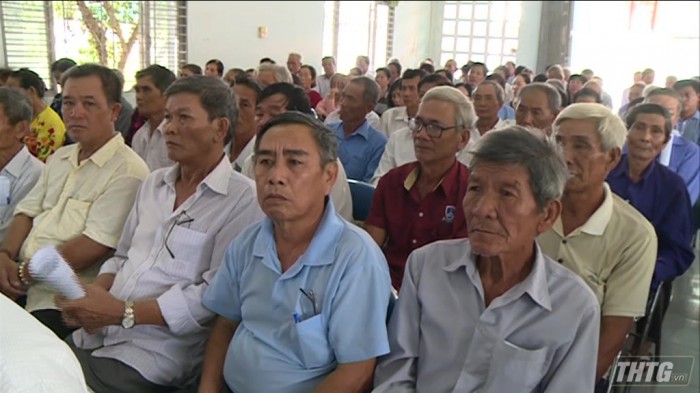 lanh dao tinh gap go nguoi dan xa Tan Trung Go Cong Dong 2