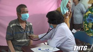Gần 500 người dân xã Tân Hưng huyện Cái Bè được khám bệnh, cấp thuốc miễn phí