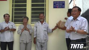 Công ty Xổ số kiến thiết Tiền Giang tặng nhà Đại đoàn kết cho hộ nghèo ở huyện Cái Bè