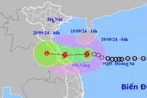 Bão số 4 lao nhanh vào đất liền, chiều nay đổ bộ từ Quảng Trị đến Quảng Nam