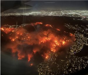 Nam California chìm trong biển lửa